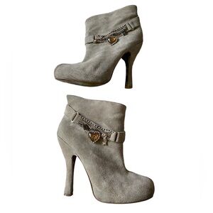 Betsey Johnson Tan suede boots with chains and charms